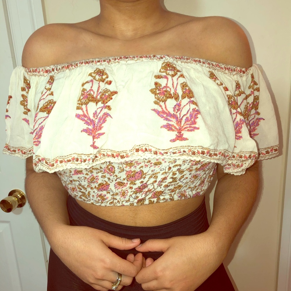 Short shirt.